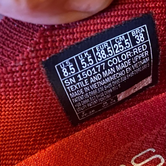 Women’s Red Skechers slip-ins, size 8.5. Worn just once or twice. - Picture 9 of 13